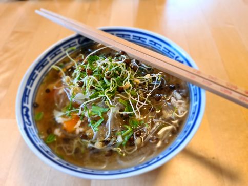 Suppe mit Sprossen